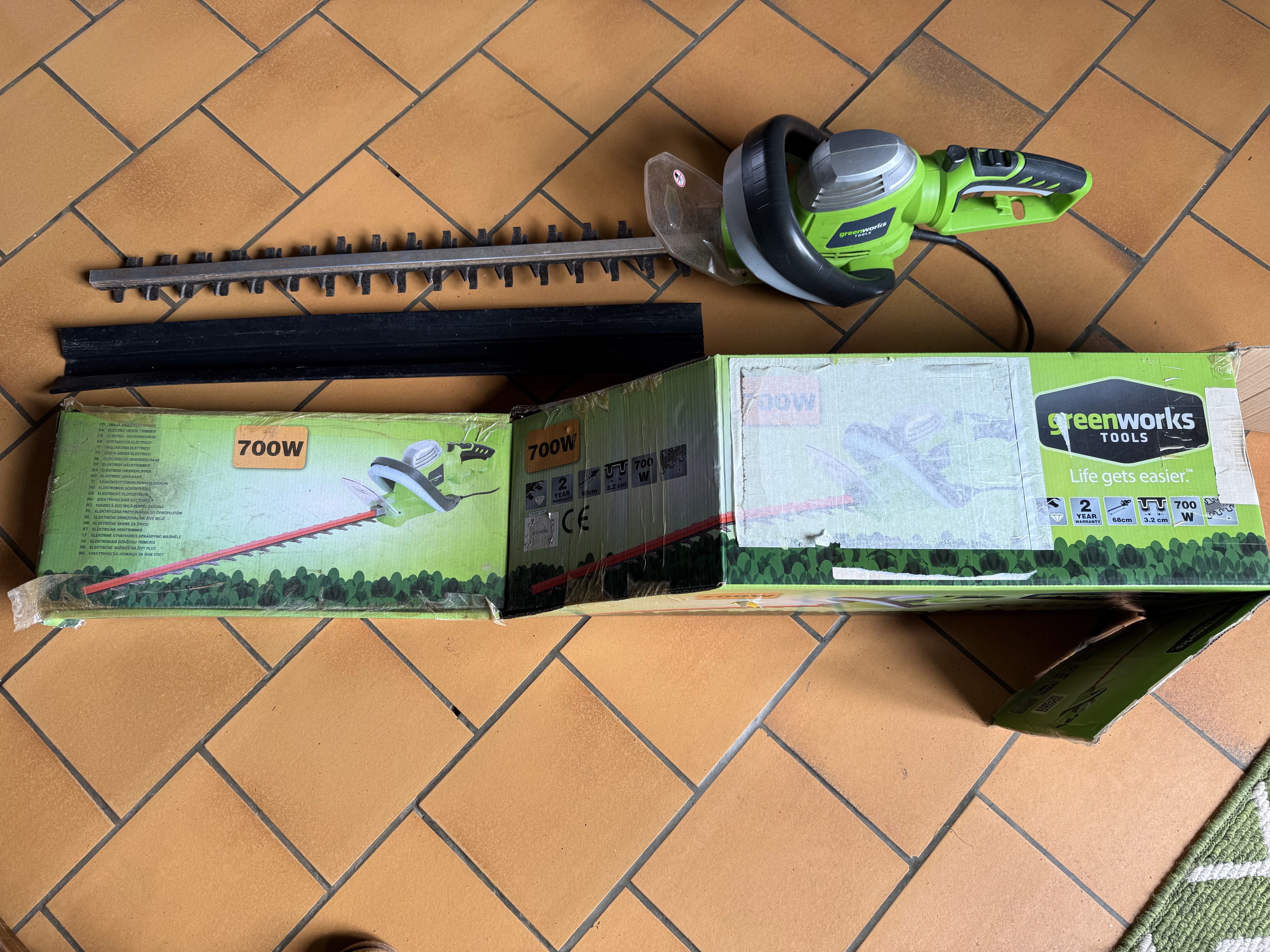Rental Taille haie between individuals (27)