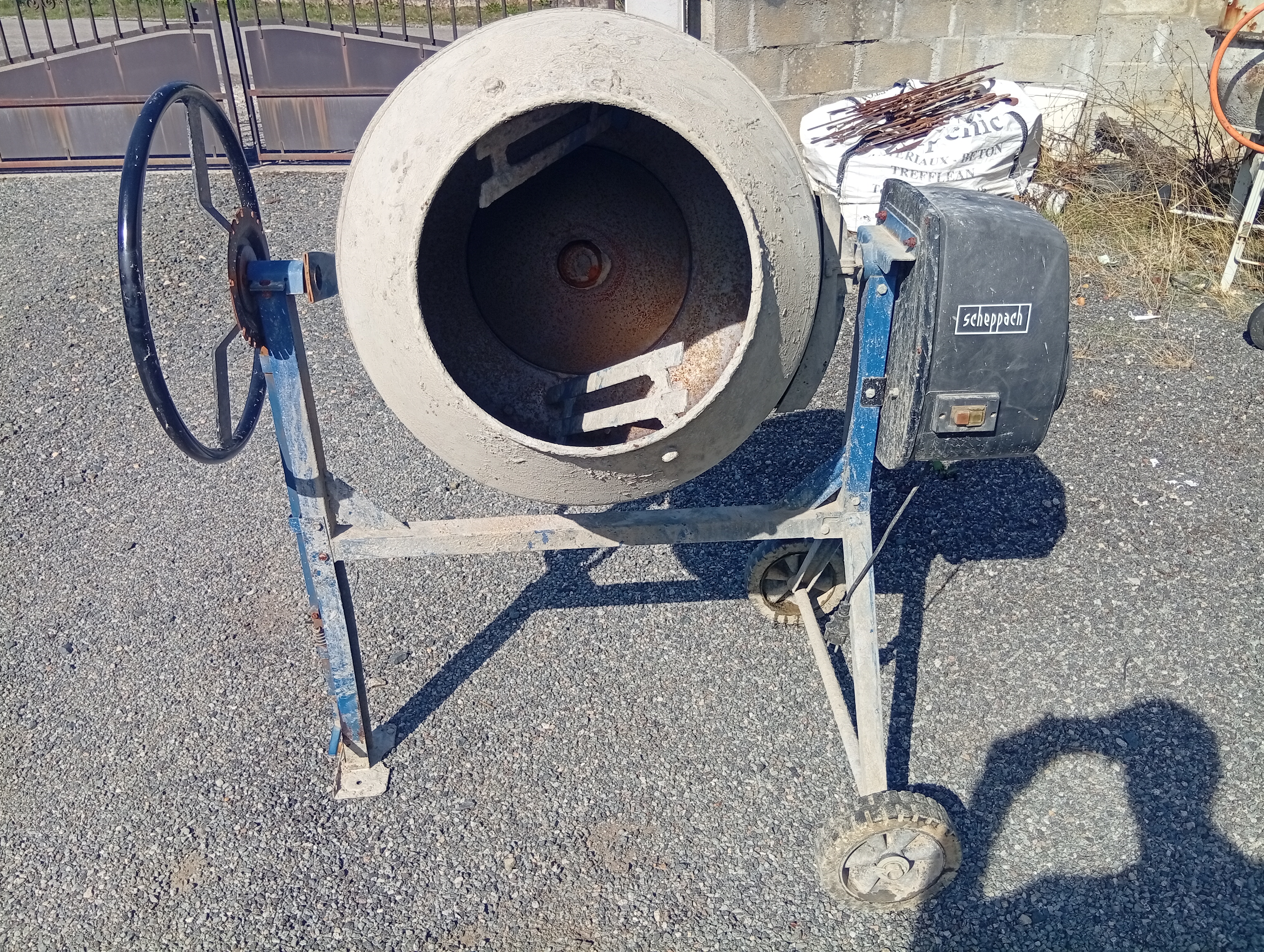 Rental Betonniere between individuals (56)