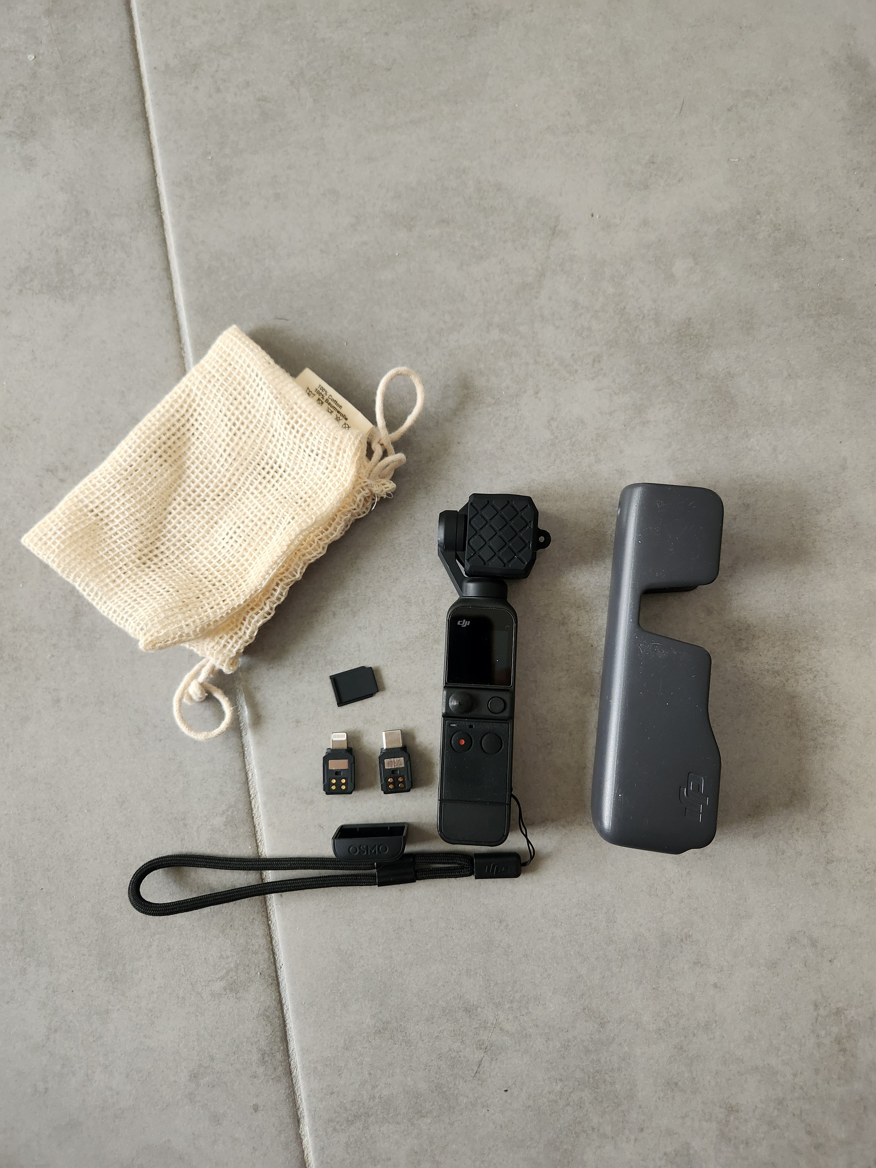 Rental Camera between individuals (34)