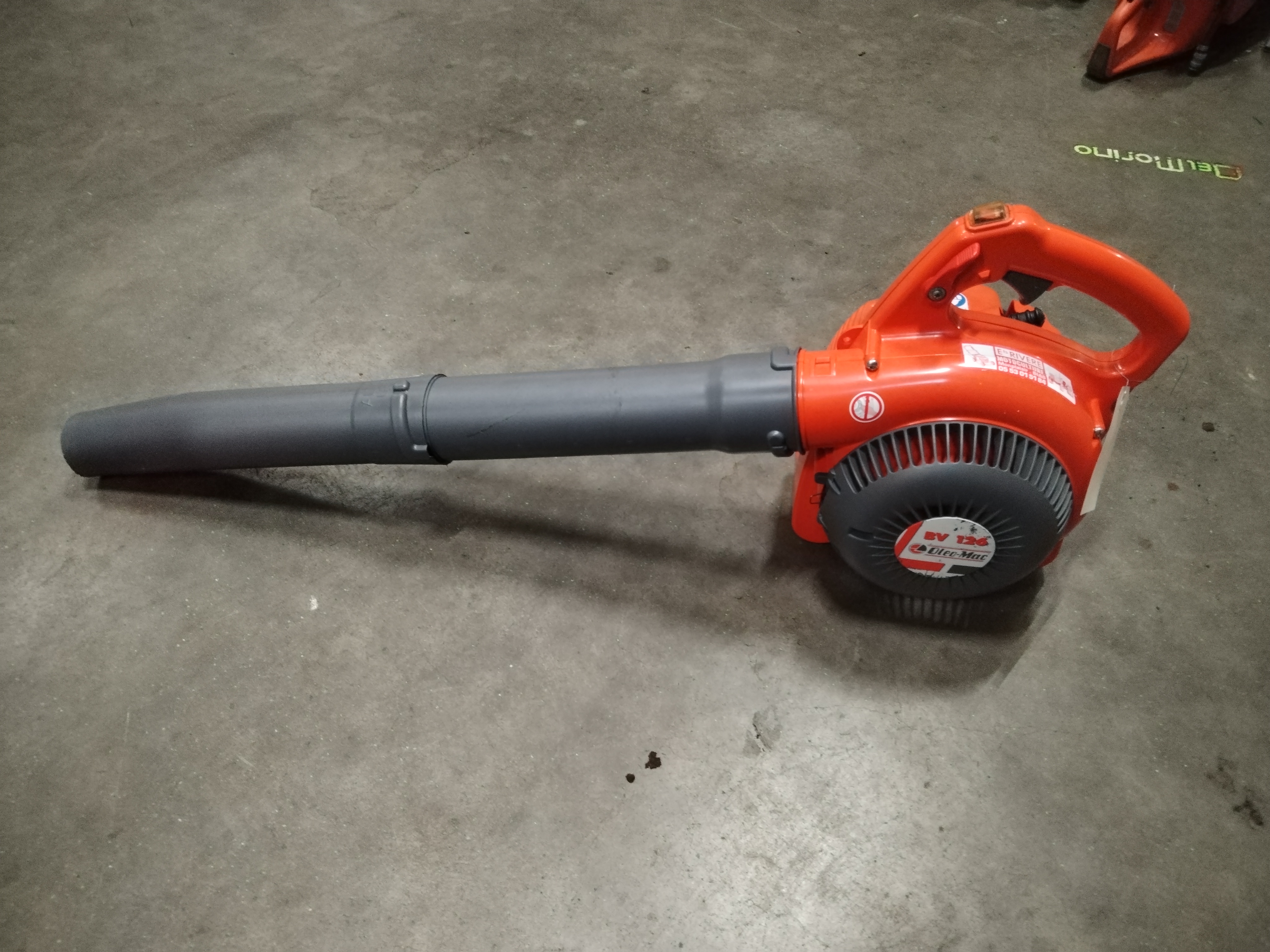 Rental Aspirateur souffleur between individuals (47)