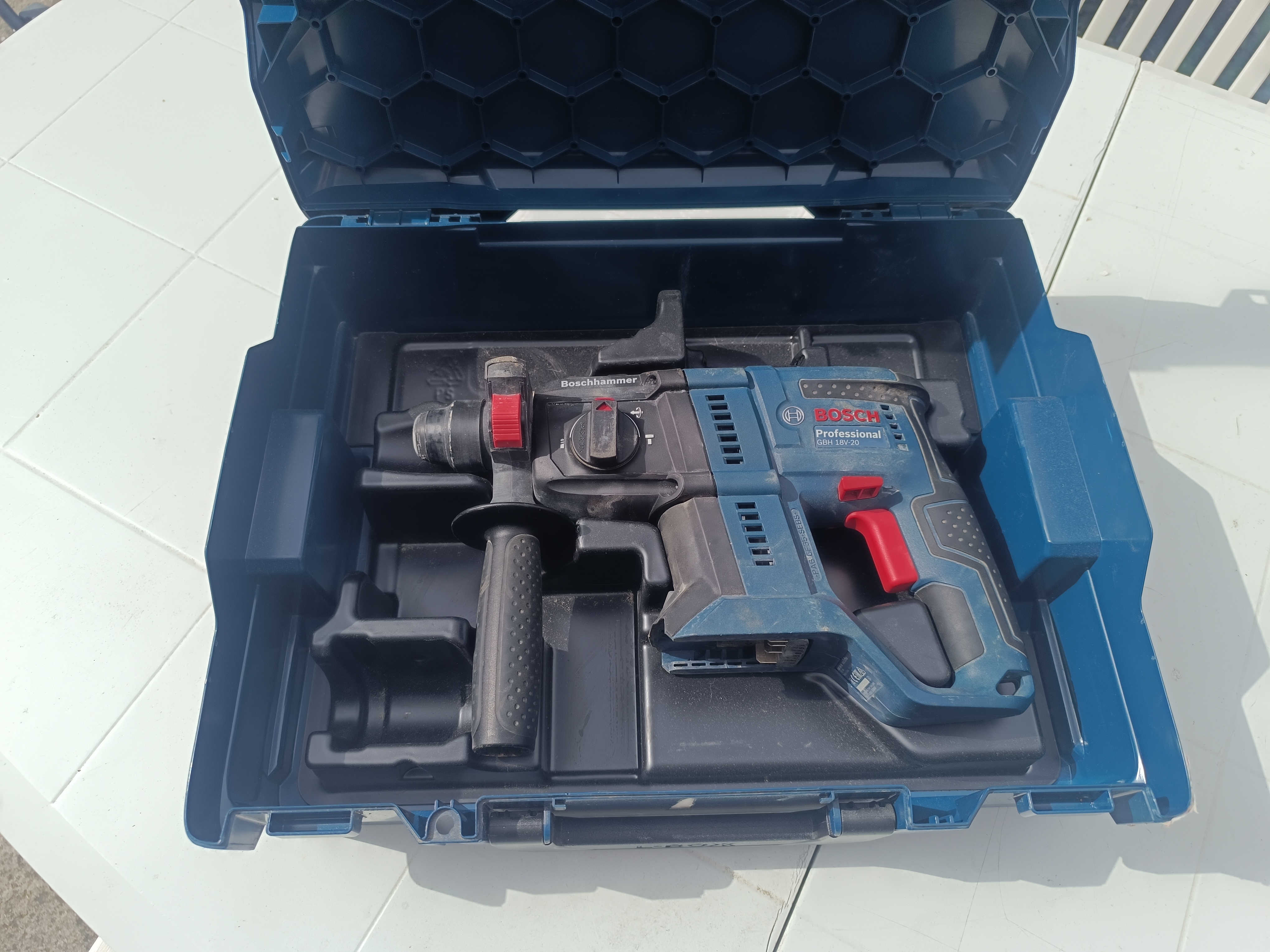 Rental Perforateur between individuals (91)