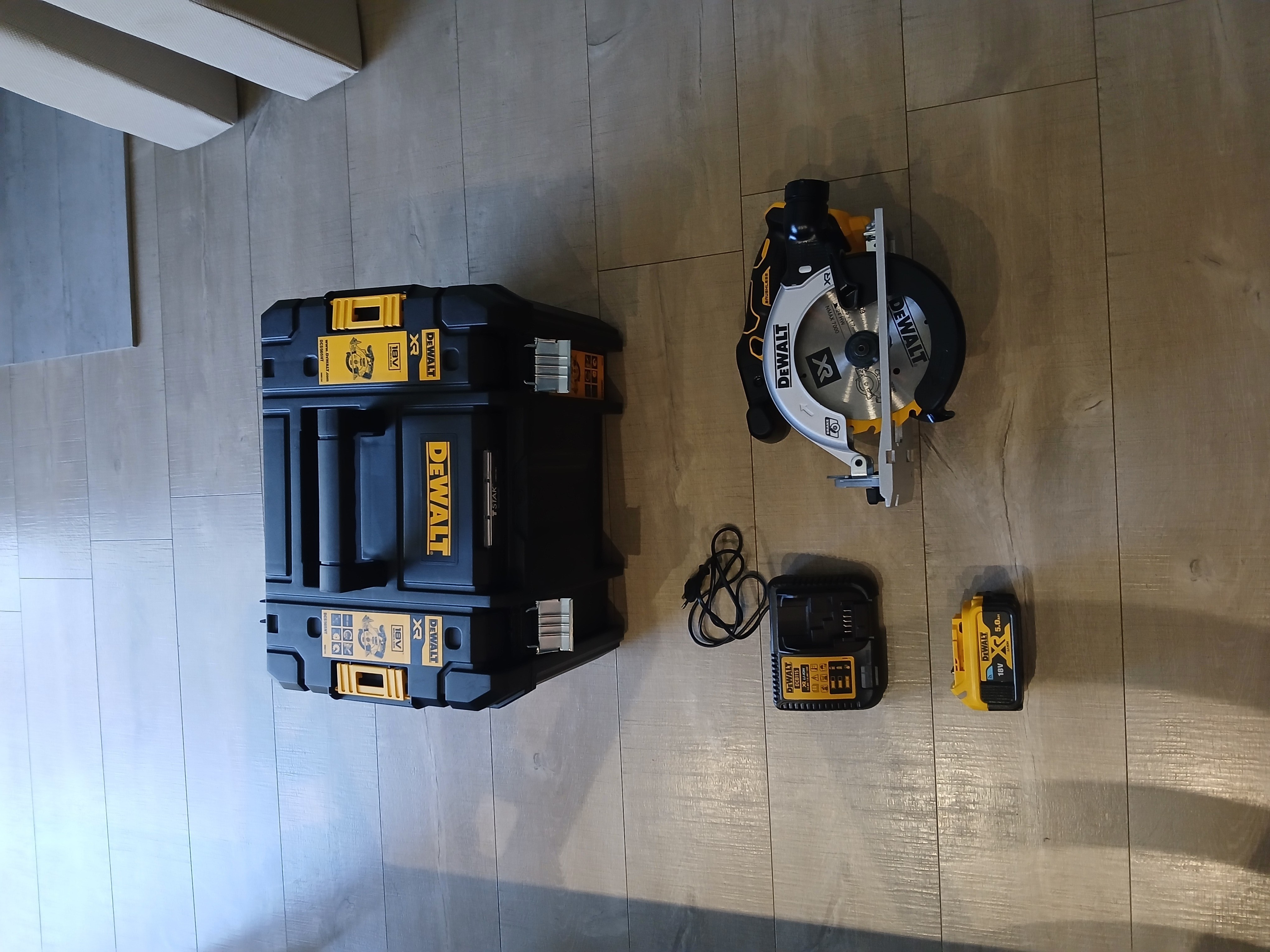 Rental Scie circulaire between individuals (66)