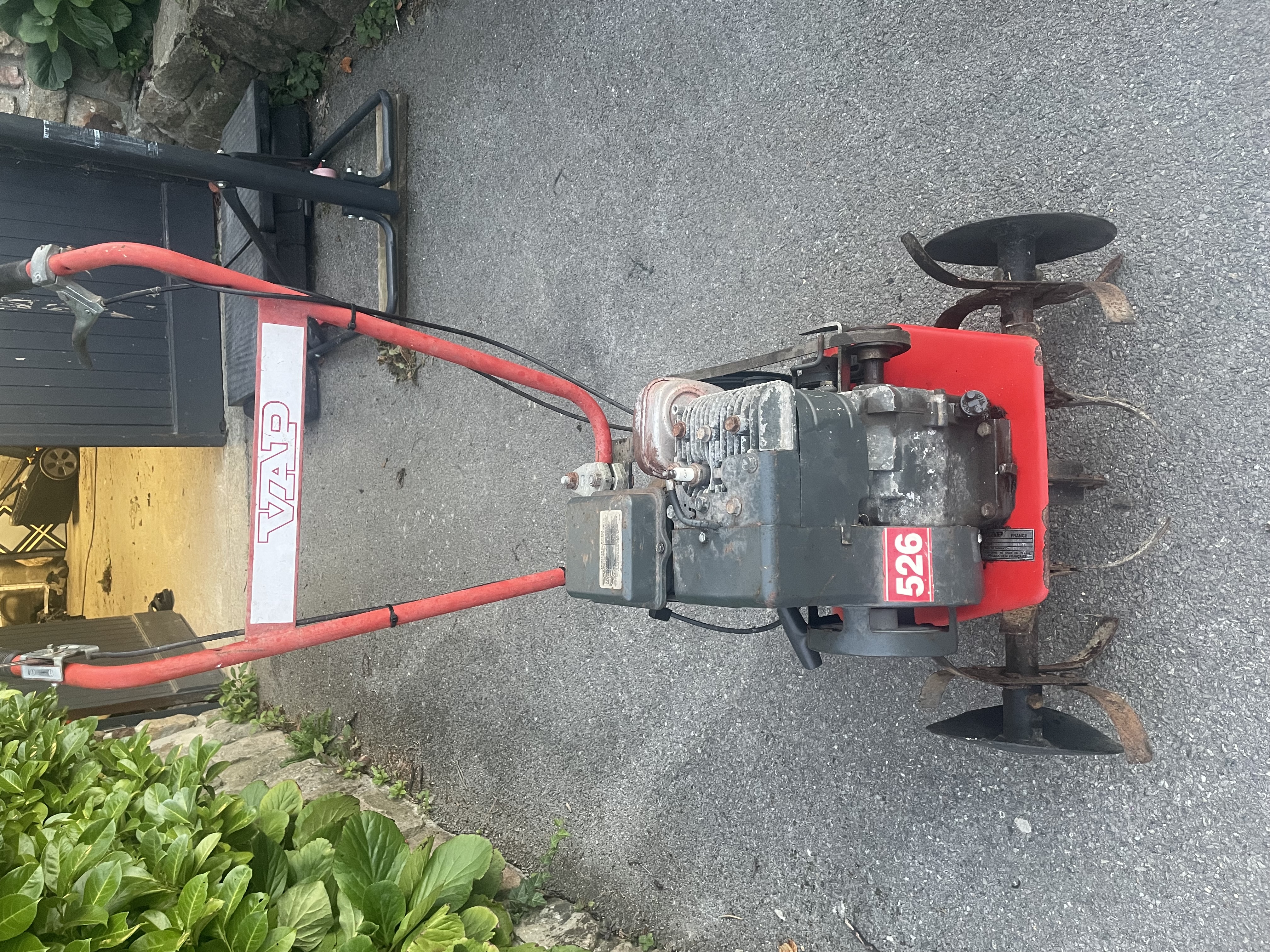 Rental Motoculteur between individuals (02)