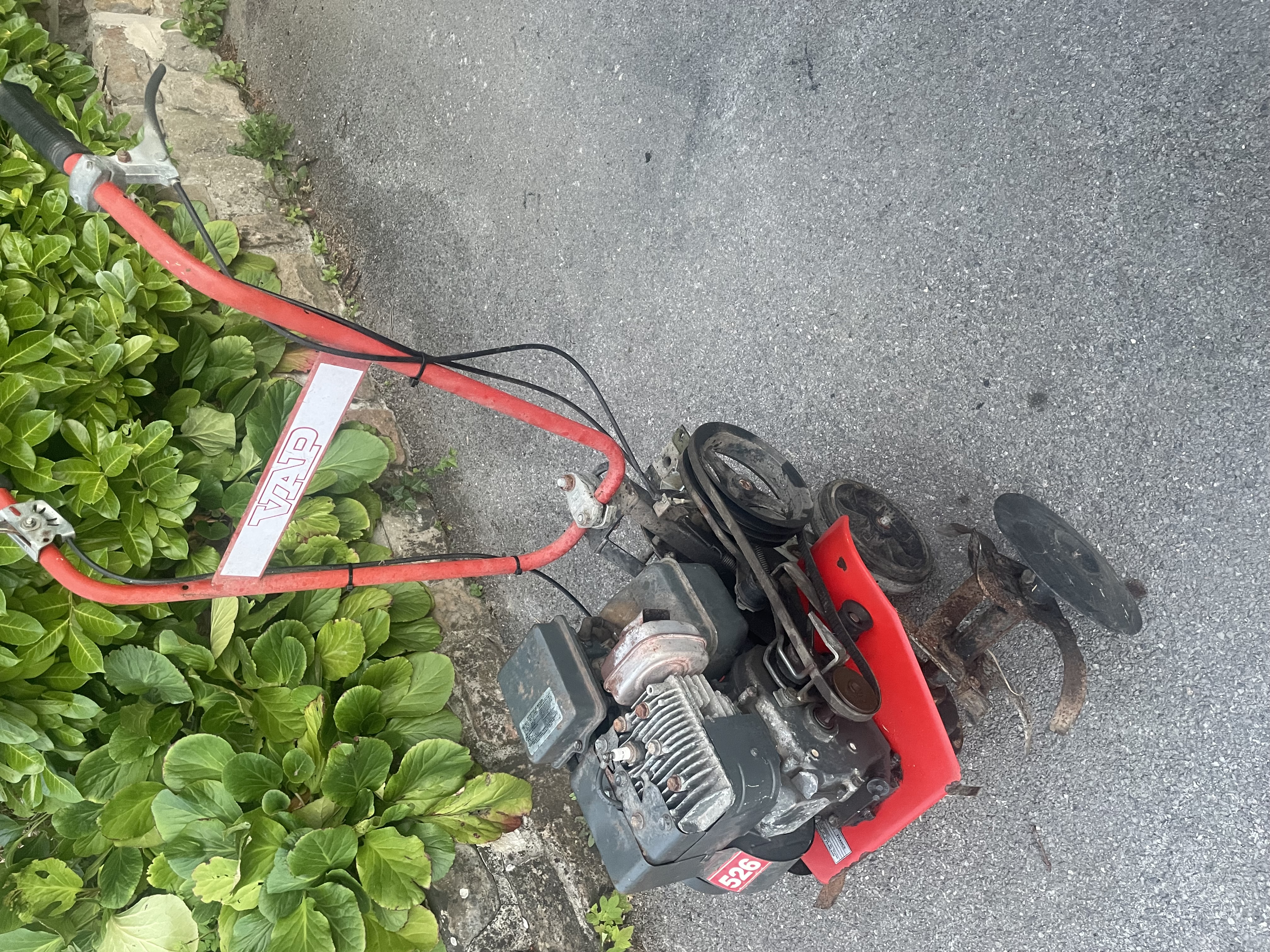 Rental Motoculteur between individuals (02)
