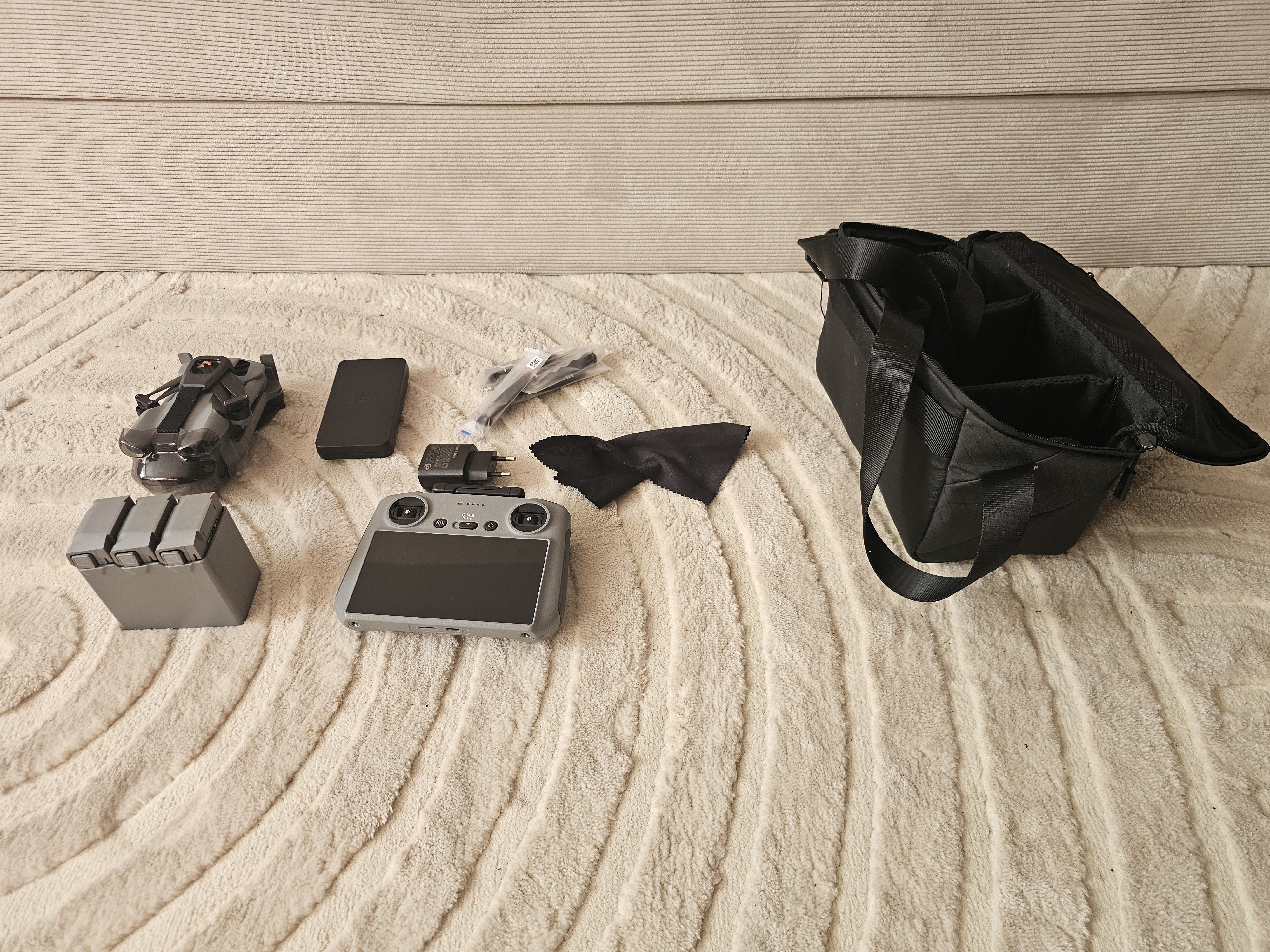 Rental Camera between individuals (31)