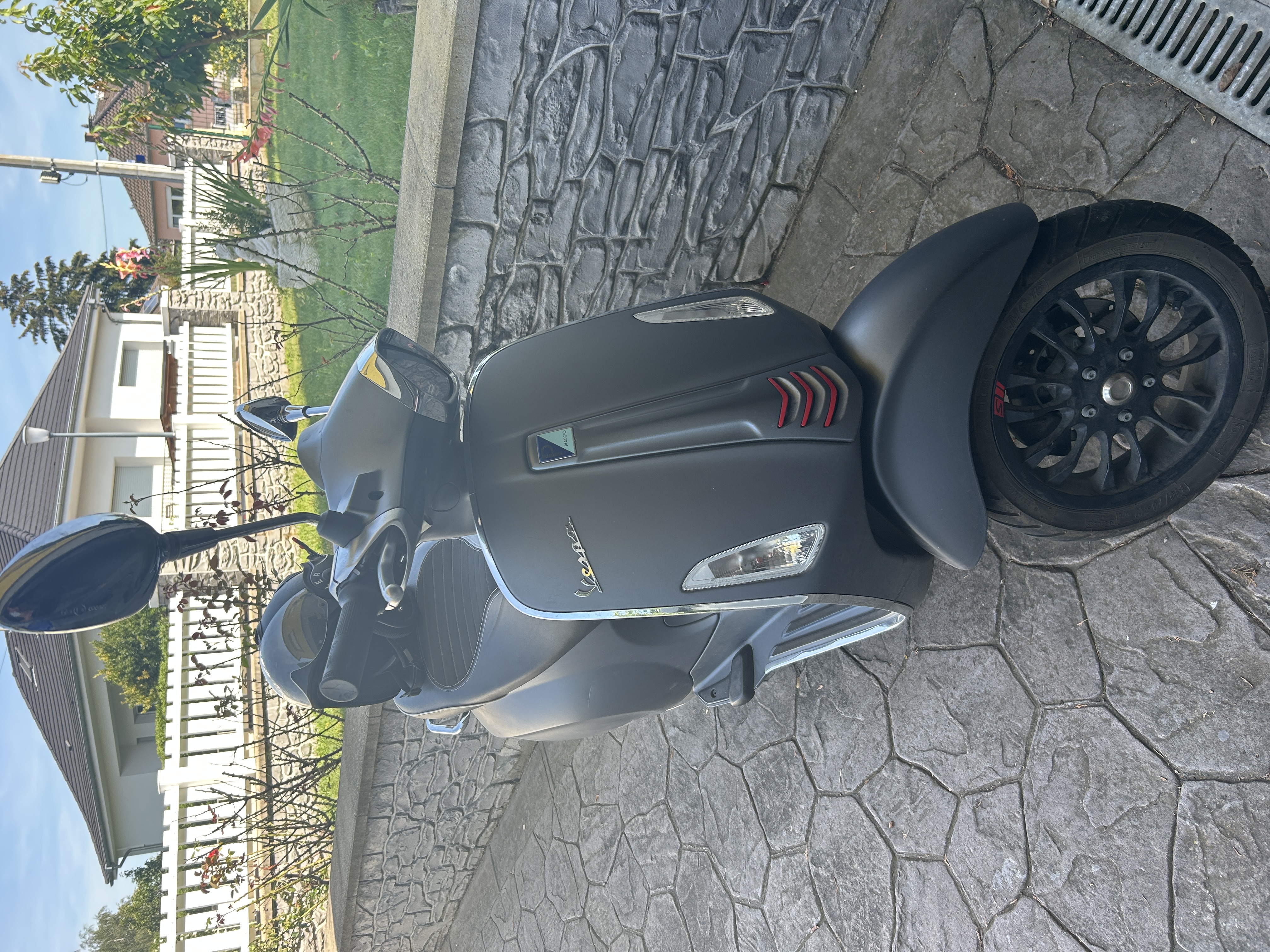 Rental Scooter between individuals (75)