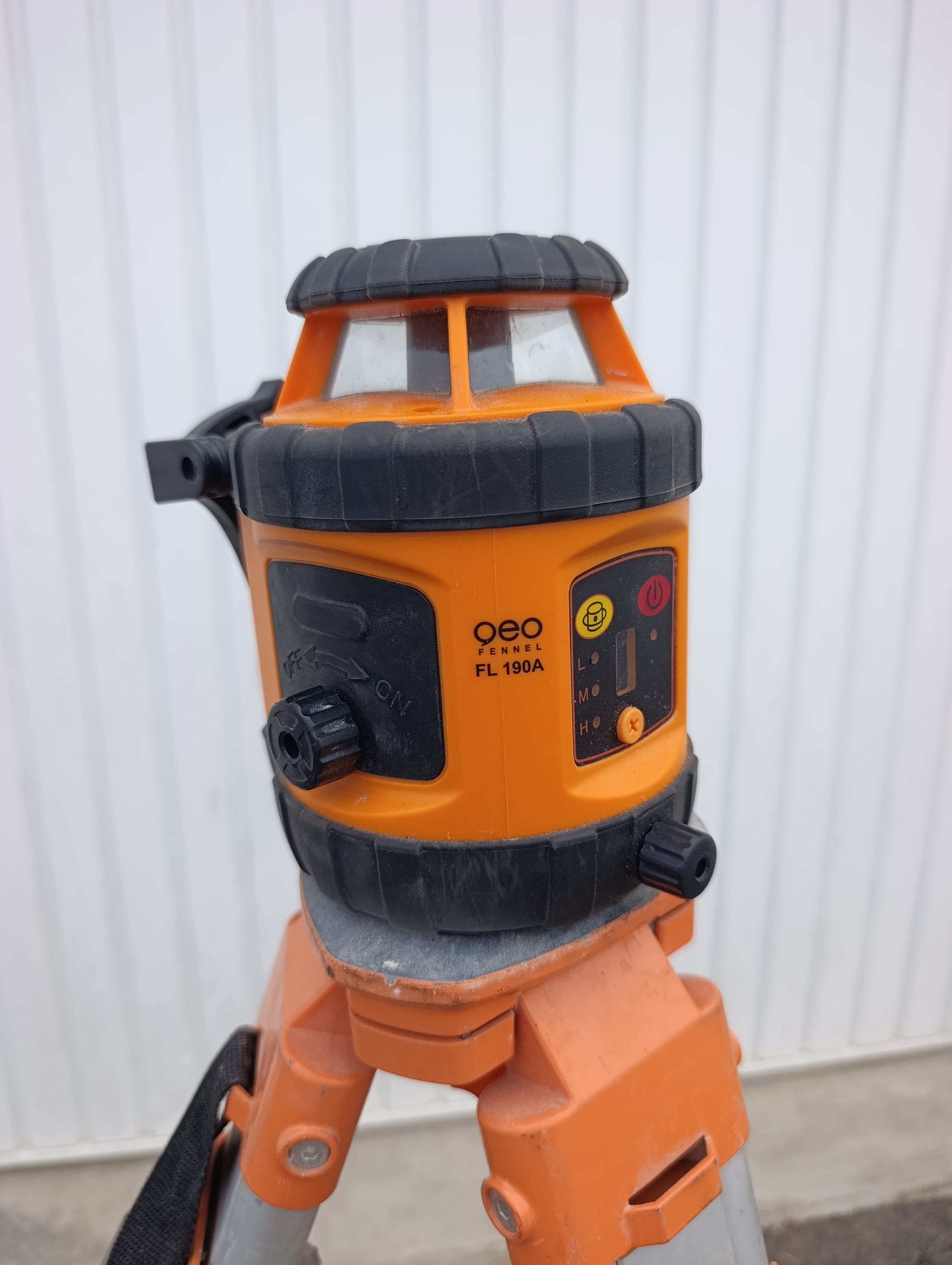 Rental Niveau laser between individuals (17)