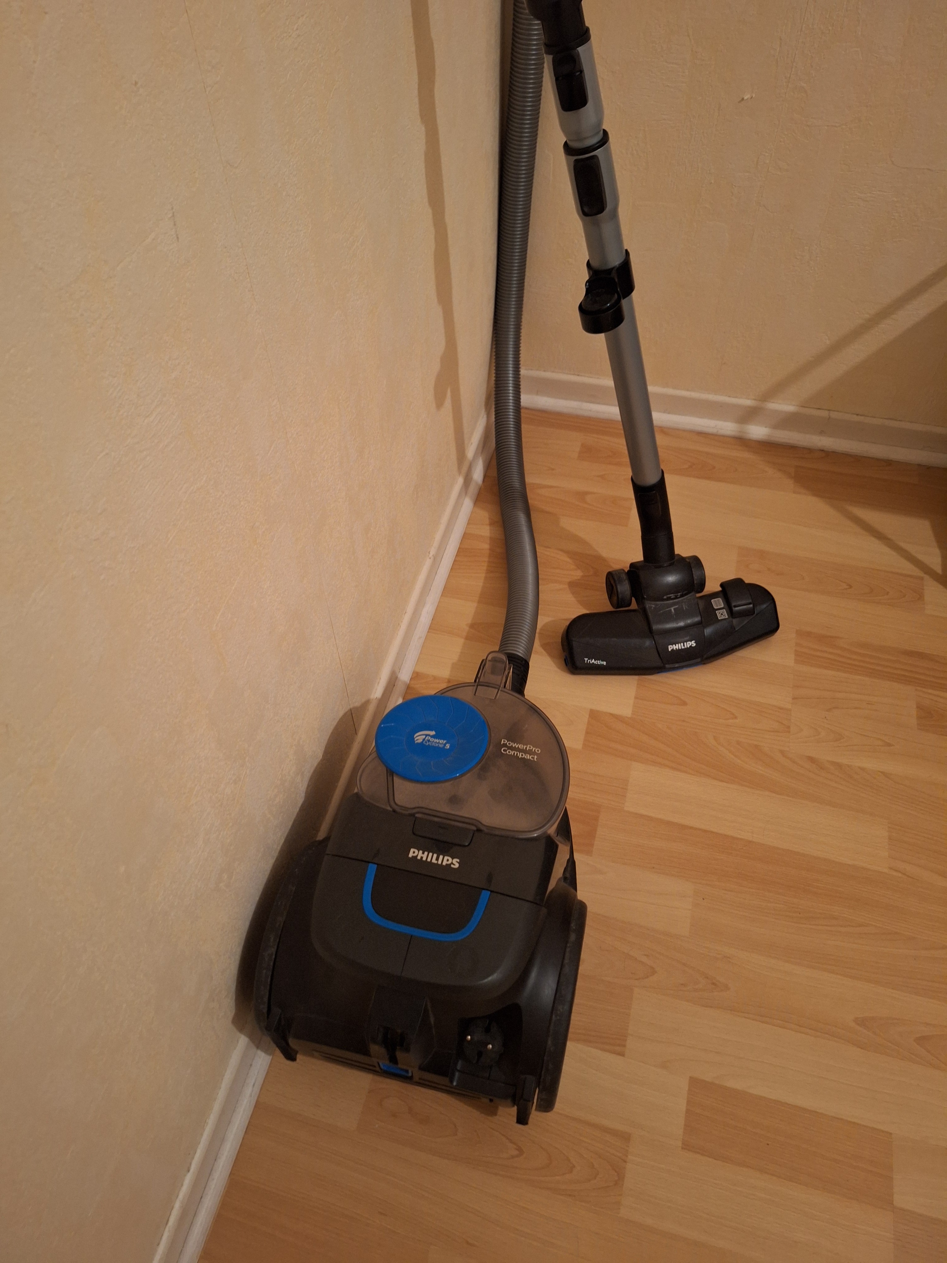 Rental Aspirateur between individuals (08)