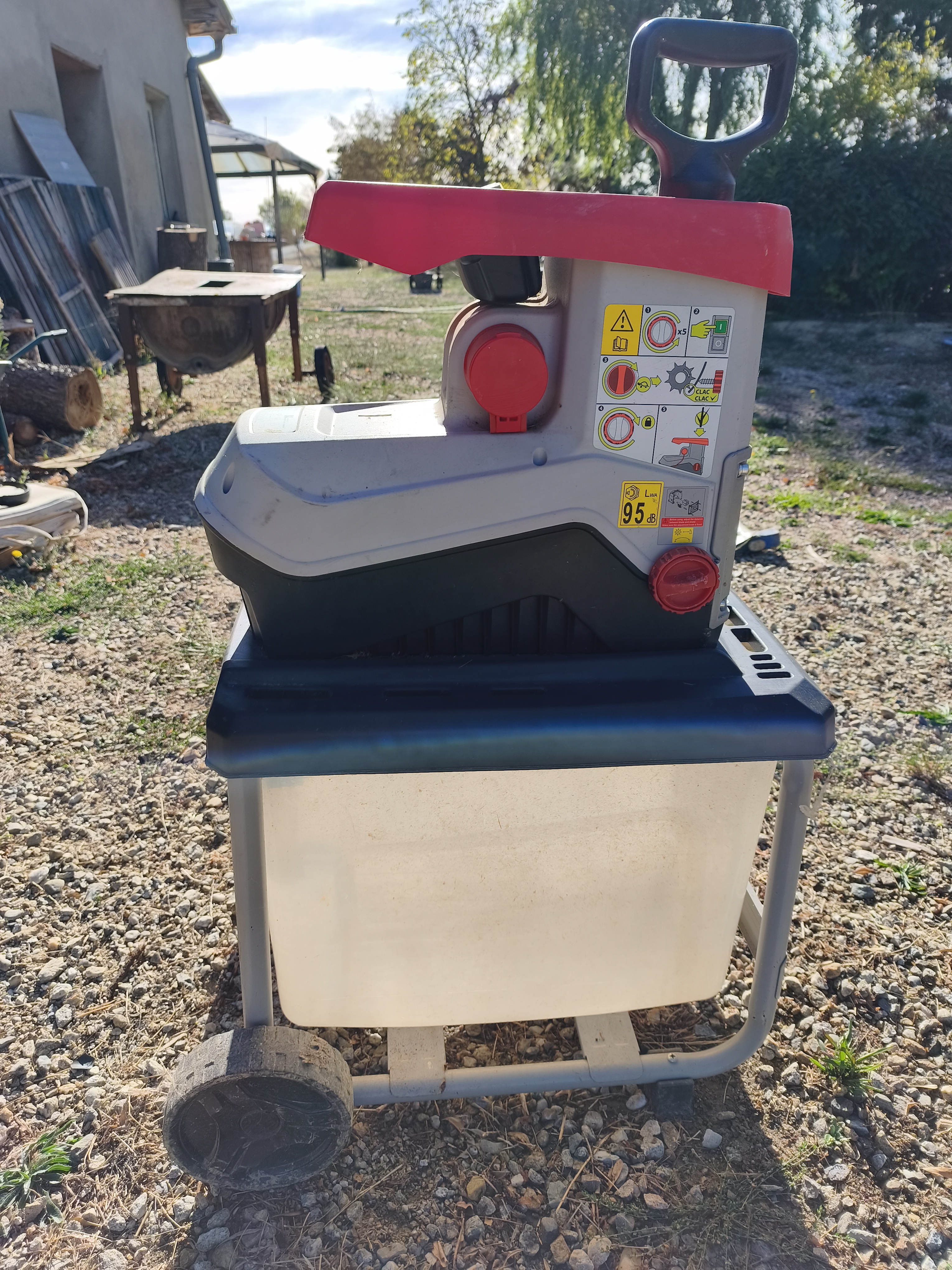 Location broyeur a vegetaux entre particuliers (32)