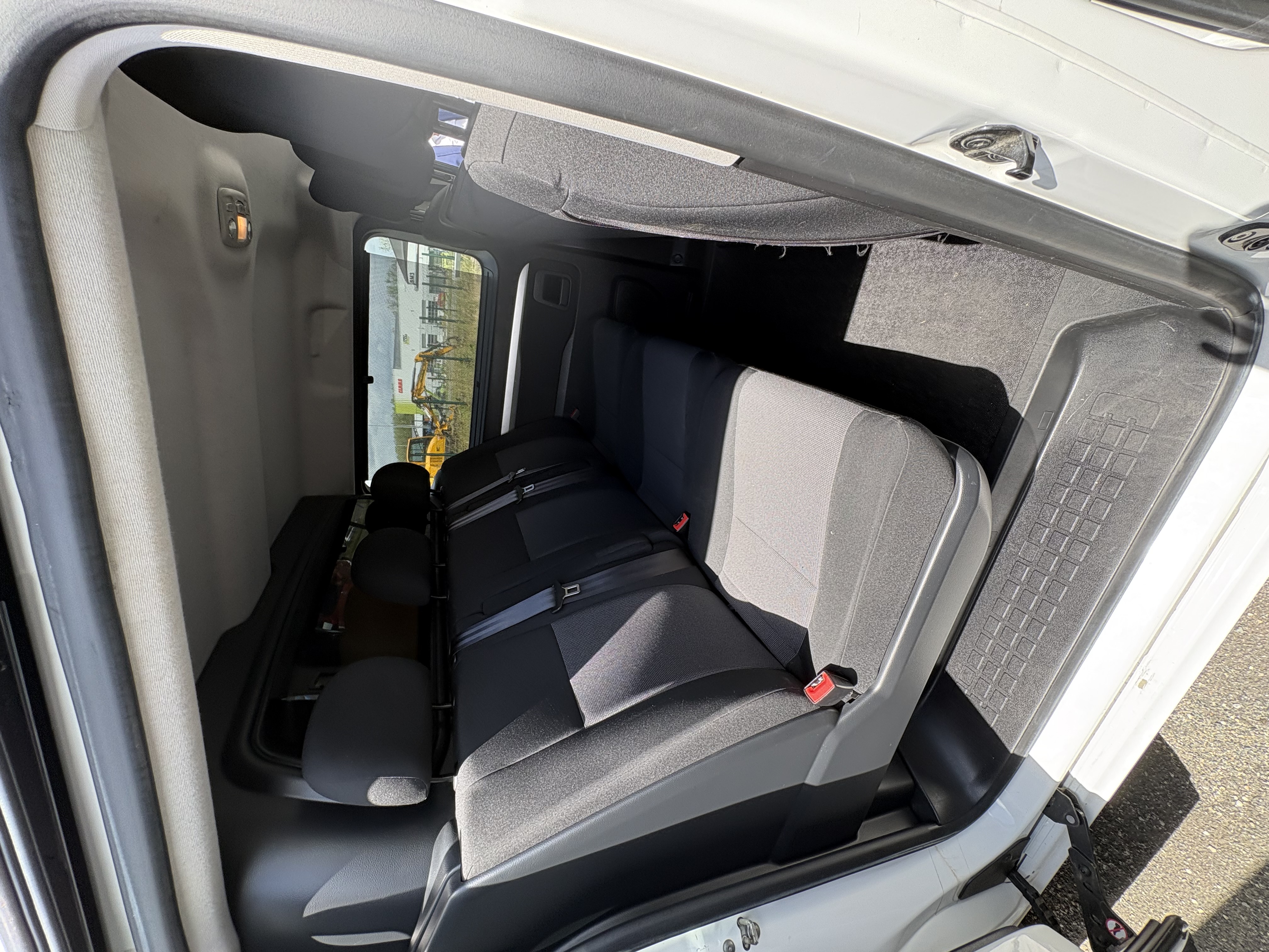 Rental Utilitaire between individuals (29)