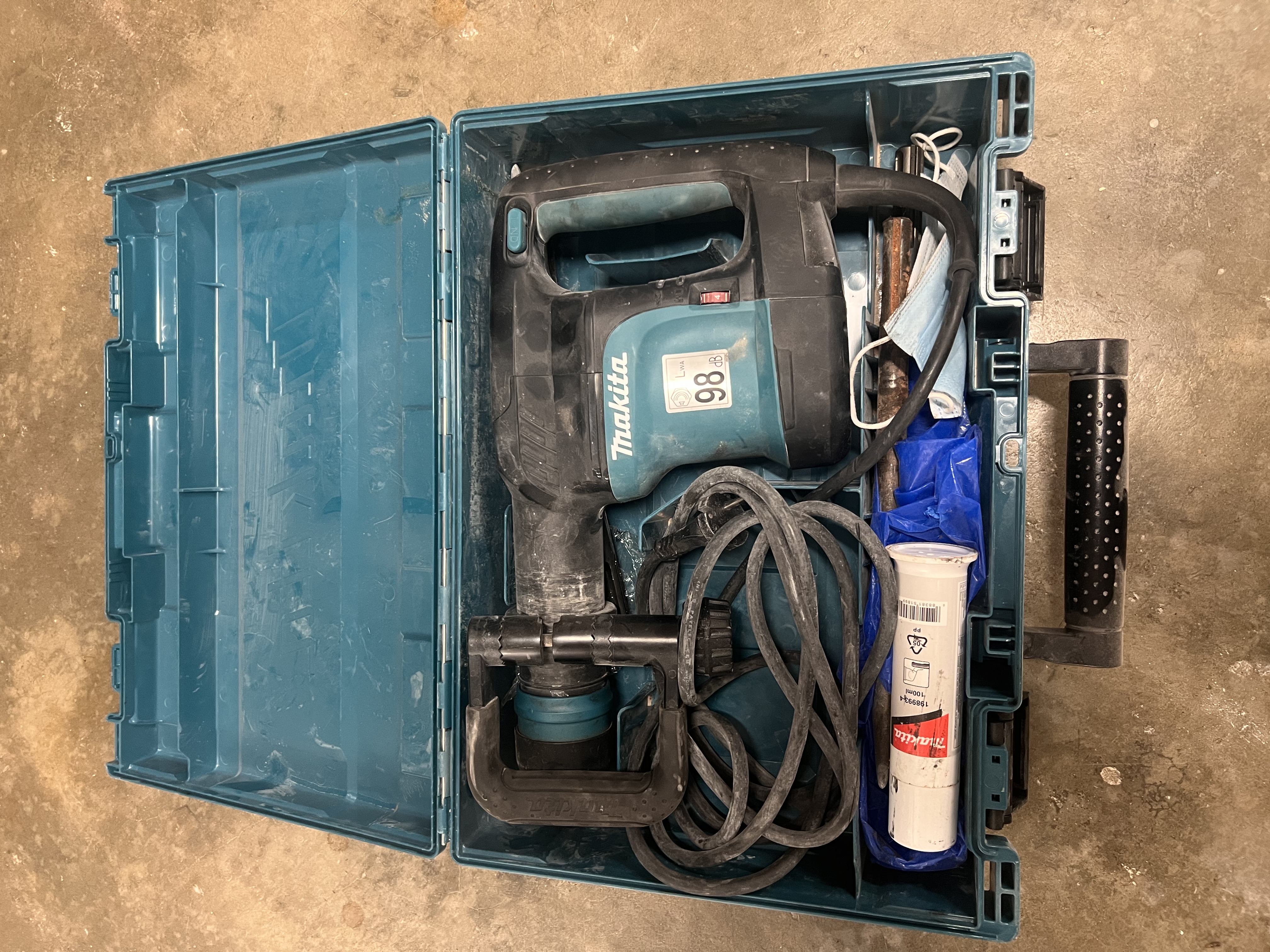 Rental Perforateur between individuals (44)