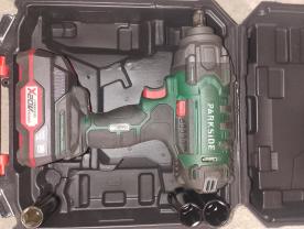 Location : boulonneuse Location : boulonneuse