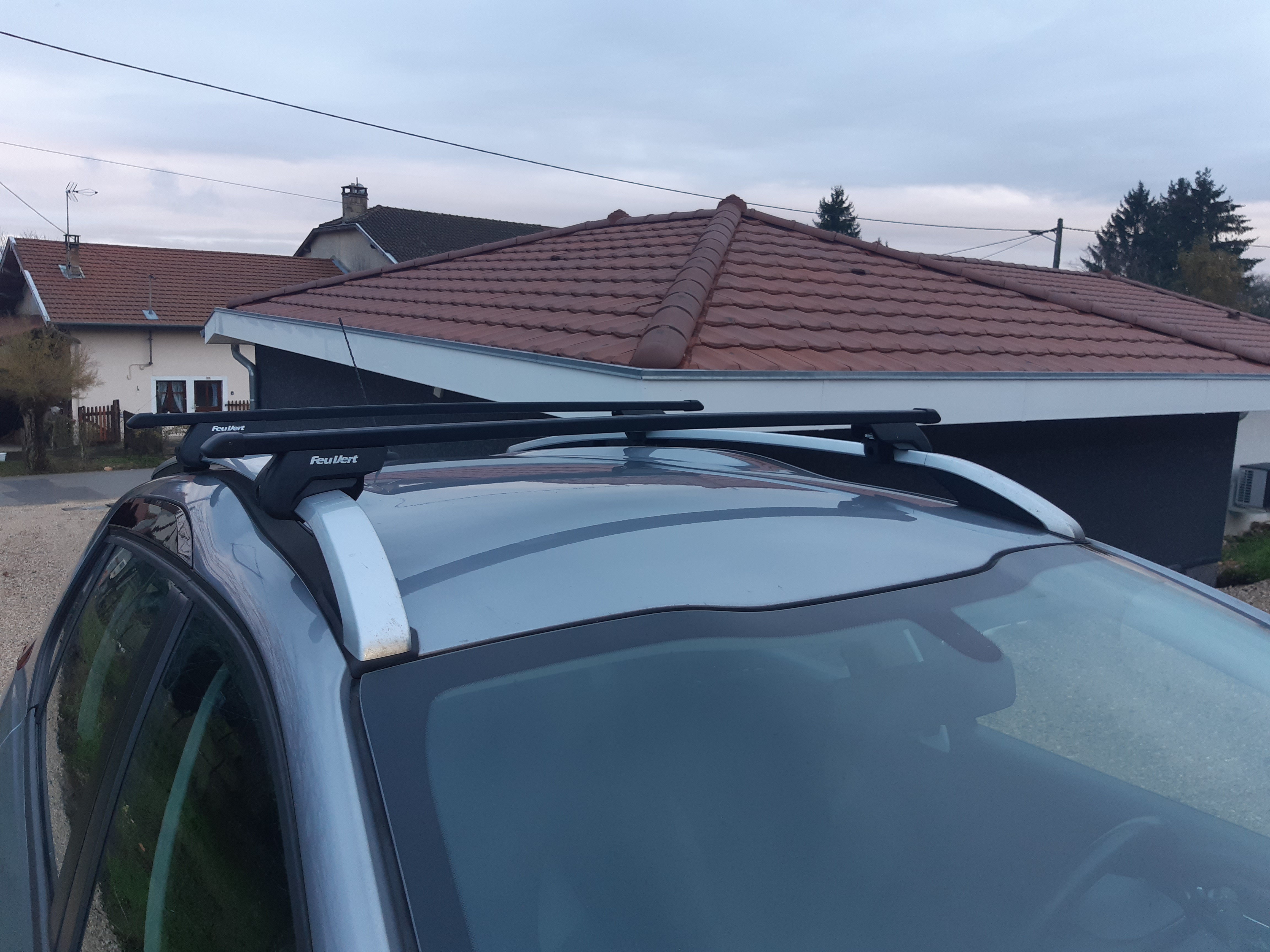 Location barres de toit 01 entre particuliers