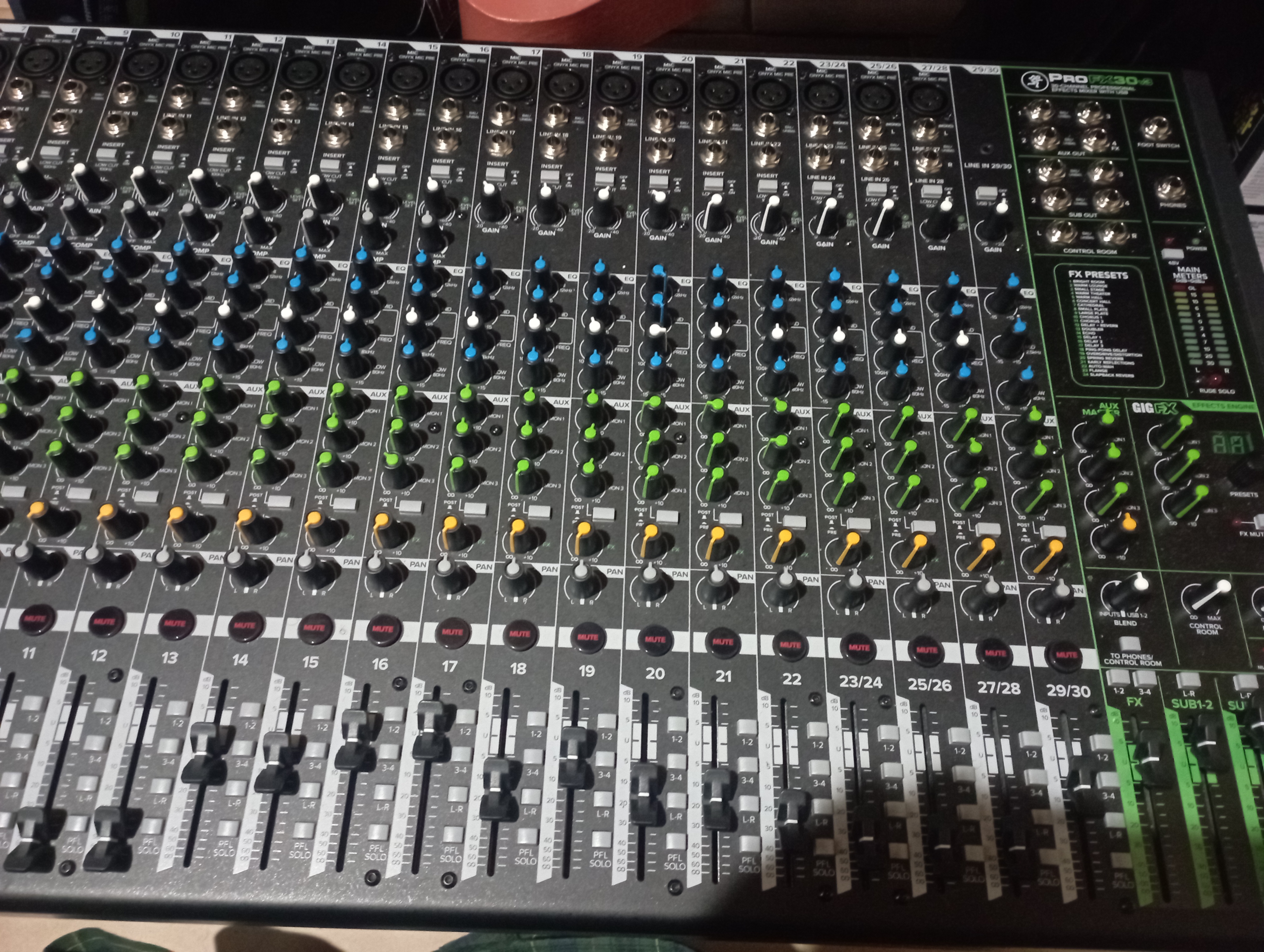 Location table de mixage 42 entre particuliers