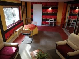 Location : studio Location : studio