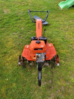 Location : motobineuse Location : motobineuse