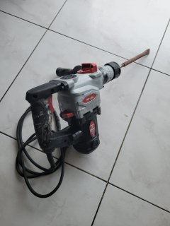 Location : perforateur