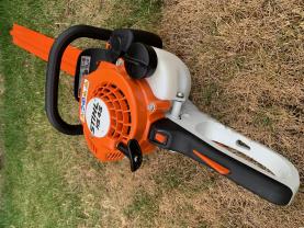 Service : taille de haies Service : taille de haies