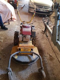 Location : tondeuse Location : tondeuse