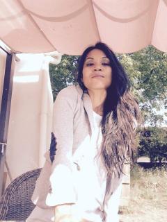 Location : studio Location : studio