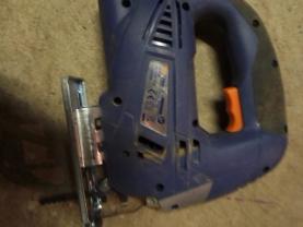 Location : scie sauteuse Location : scie sauteuse