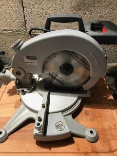 Location : scie a onglet Location : scie a onglet