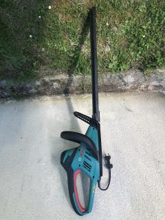 Location : taille haie Location : taille haie