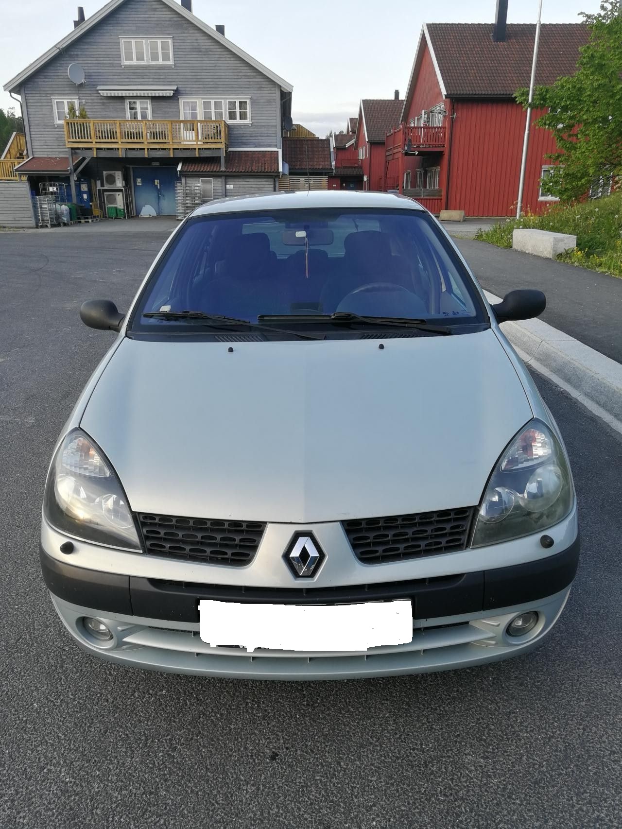 Occasion voiture voiture essence (06700 Saint-Laurent-du-Var). Renault ...