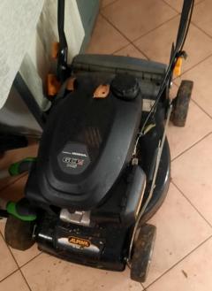 Location : tondeuse Location : tondeuse