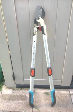 Location : coupe branches Location : coupe branches