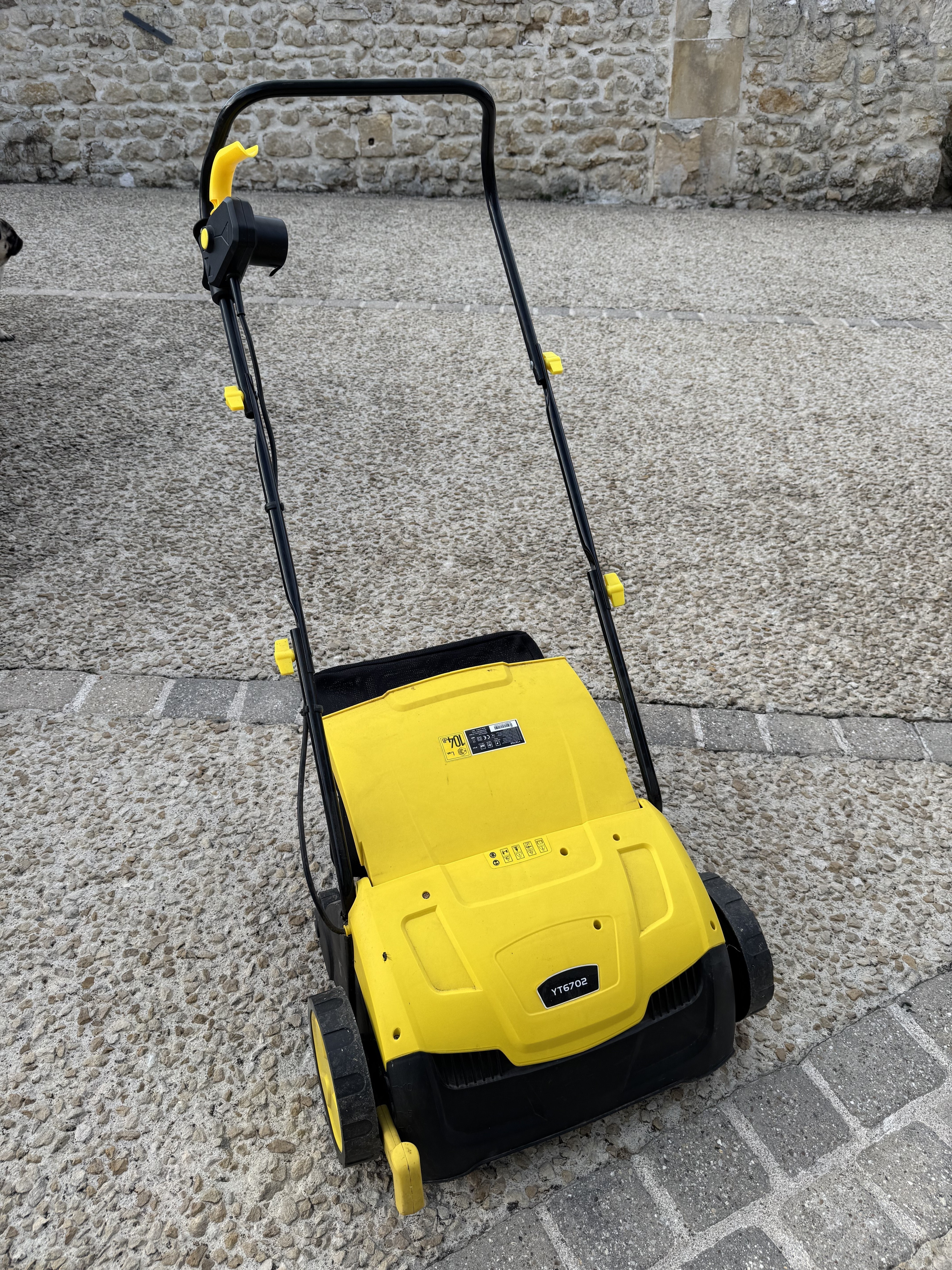 Rental Scarificateur between individuals (86)