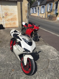 Location : moto Location : moto