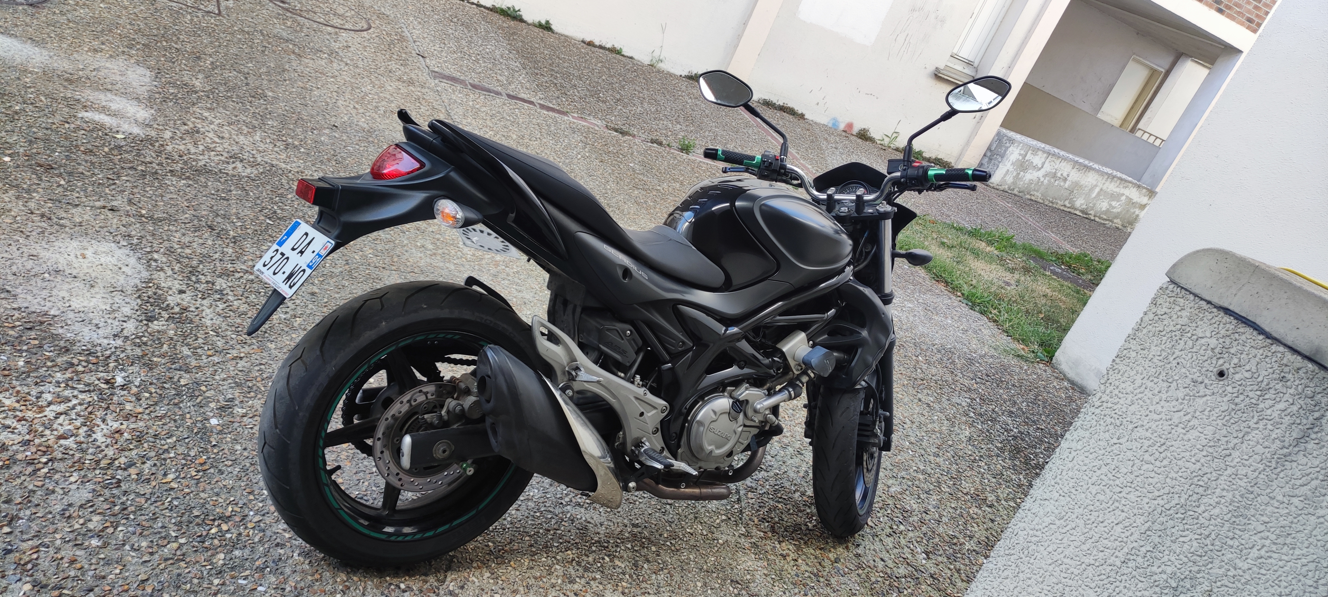 Rental Moto between individuals (60)