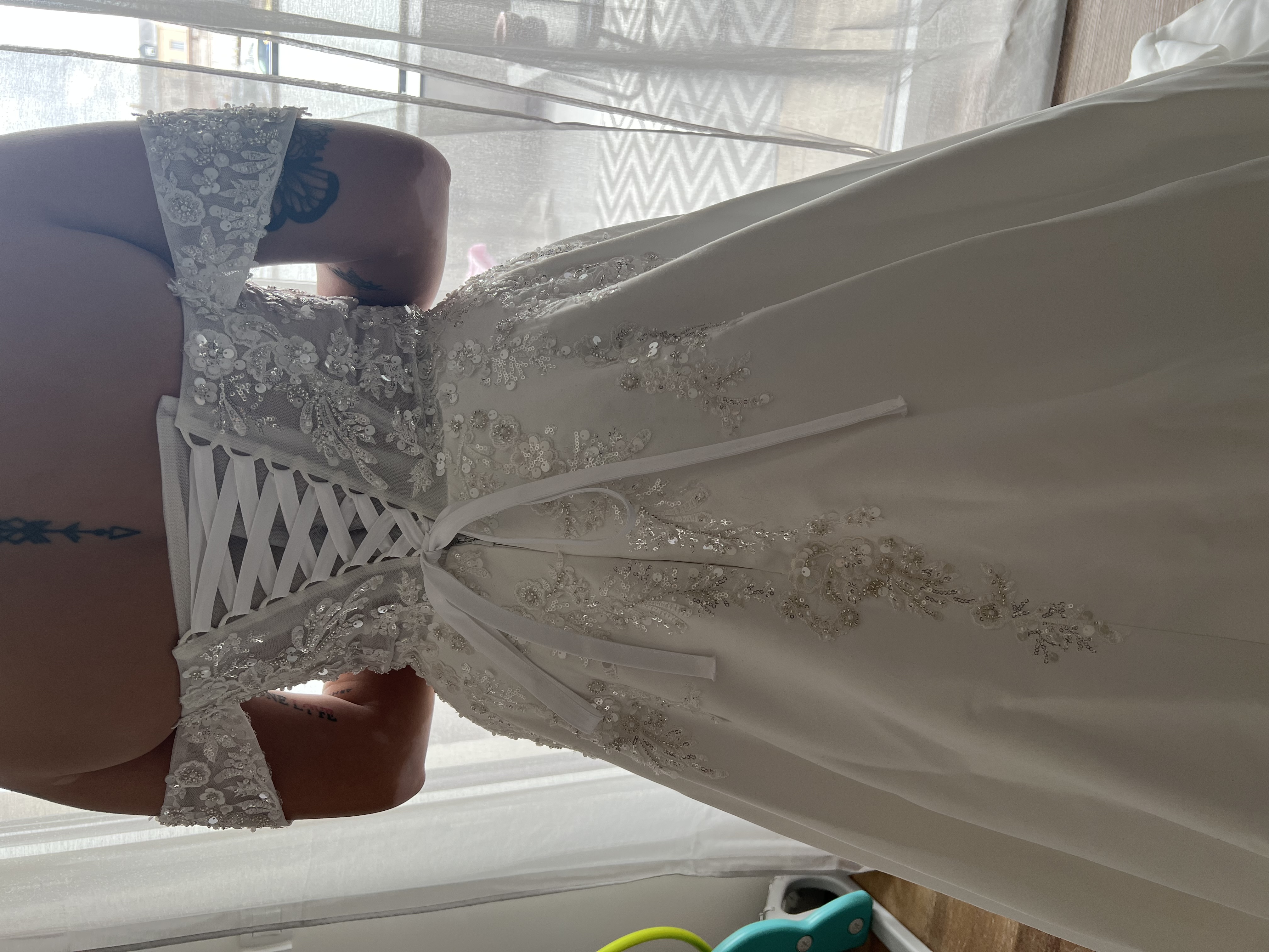 Rental Robe de mariee between individuals (76)