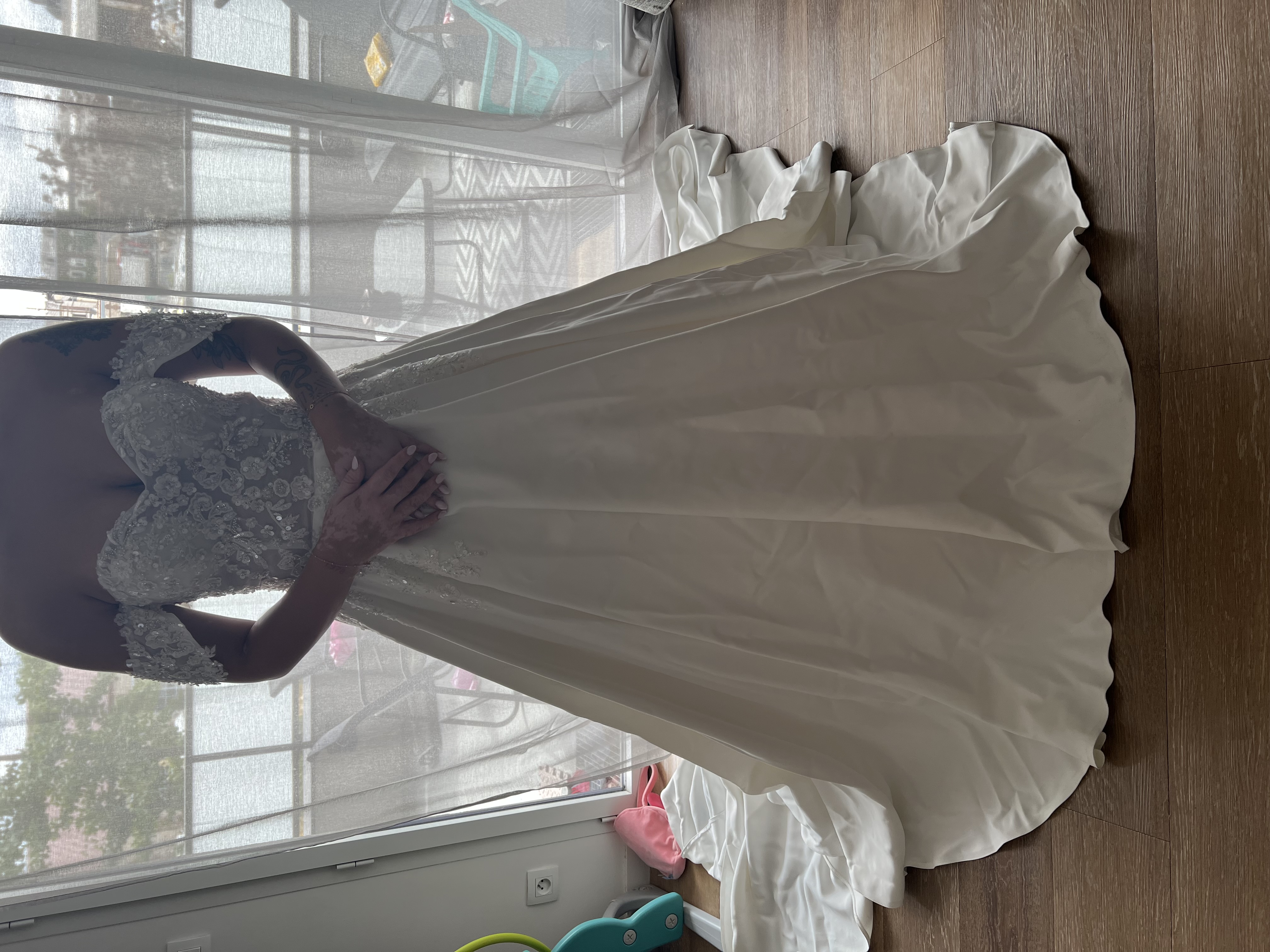 Rental Robe de mariee between individuals (76)