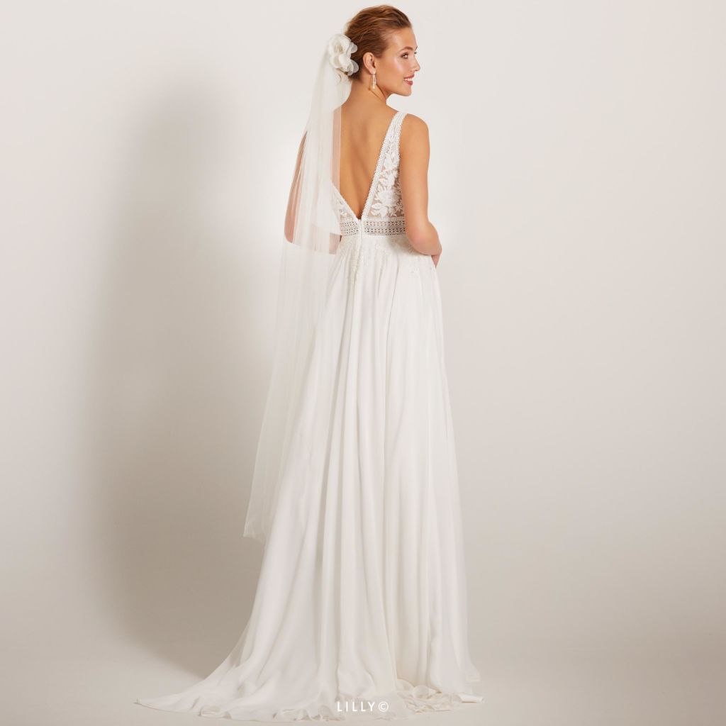 Rental Robe de mariee between individuals (80)